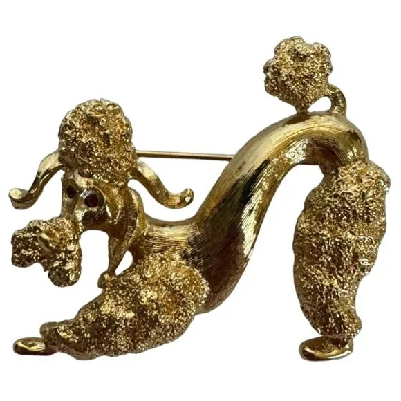 Vintage Signed Monet Playful Poodle Brooch Gold-Tone Ruby Rhinestone Eye Dog Pin - Picture 1 of 5
